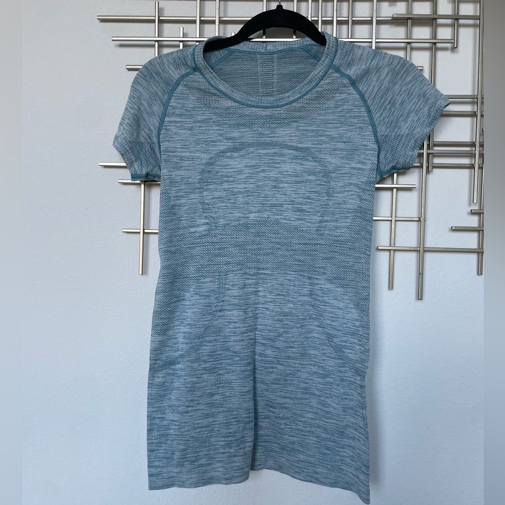 Lululemon blue shirt